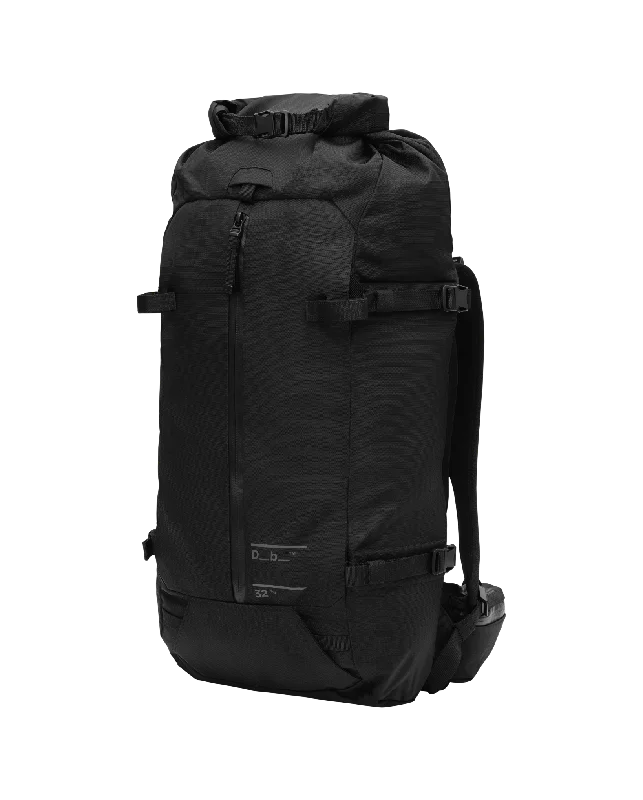 Rustic Bags For Outdoor And Nature-Inspired Looks Snow Pro Backpack 32L Black Out