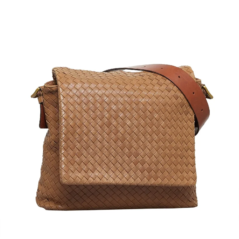 Versatile Bags That Suit Any Outfit Or Event Bottega Veneta Intrecciato Crossbody (SHG-PFca8b)