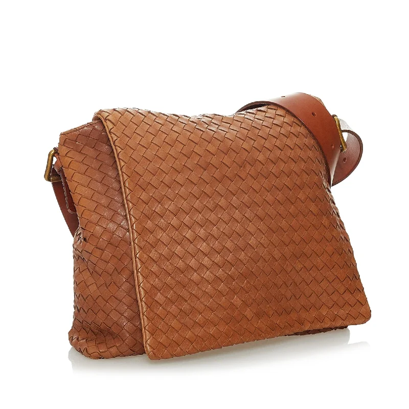 Bags With Tsa-Approved Features Bottega Veneta Intrecciato Leather Crossbody Bag (SHG-28321)