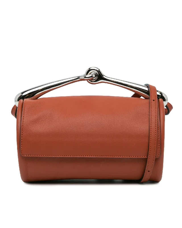 Bags For Minimalist And Functional Design Veau Voloptu Leather Sac with Metal Handle and Adjustable Strap