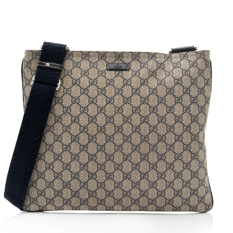 Stylish Bags For Fashion Influencers And Bloggers Gucci GG Supreme Classic Flat Medium Messenger Bag (SHF-rHNsr9)