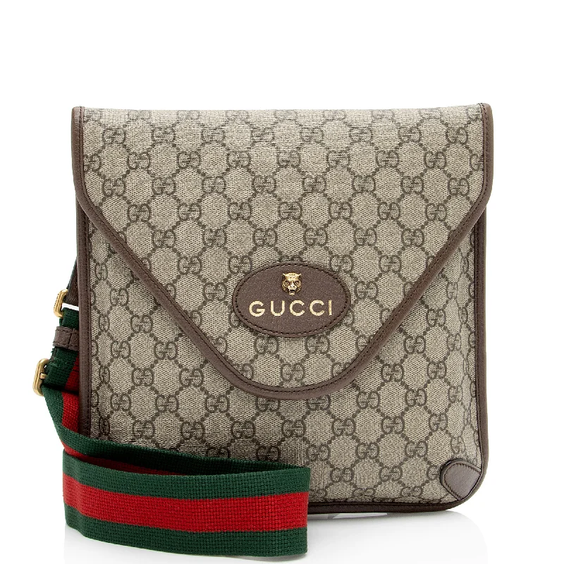 Stylish Bags For Fashion Influencers And Bloggers Gucci GG Supreme Neo Vintage Medium Messenger Bag (SHF-6GM9Gn)