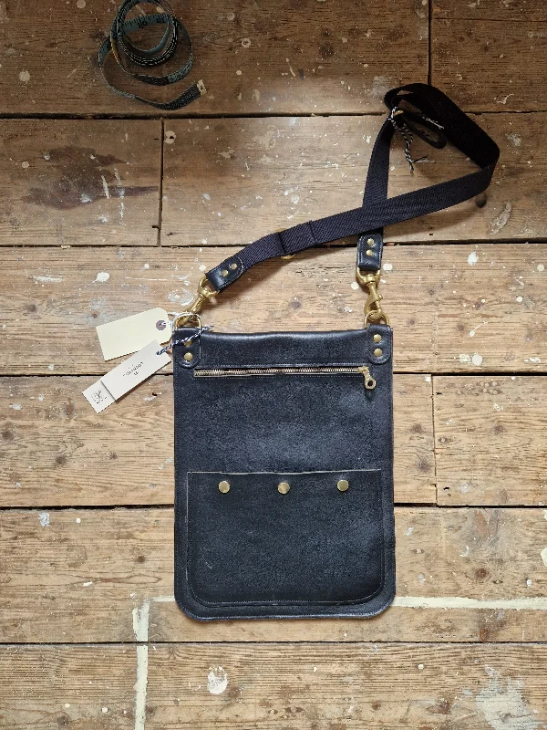 Luxurious But Budget-Friendly Bags Archive ex display  QUARRY BAG in black BRASS