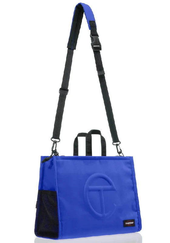 Edgy Bags For Bold And Daring Fashionistas TELFAR x EASTPAK EK0A5BBF2A71001 MEDIUM SHOPPER BAG BLUE